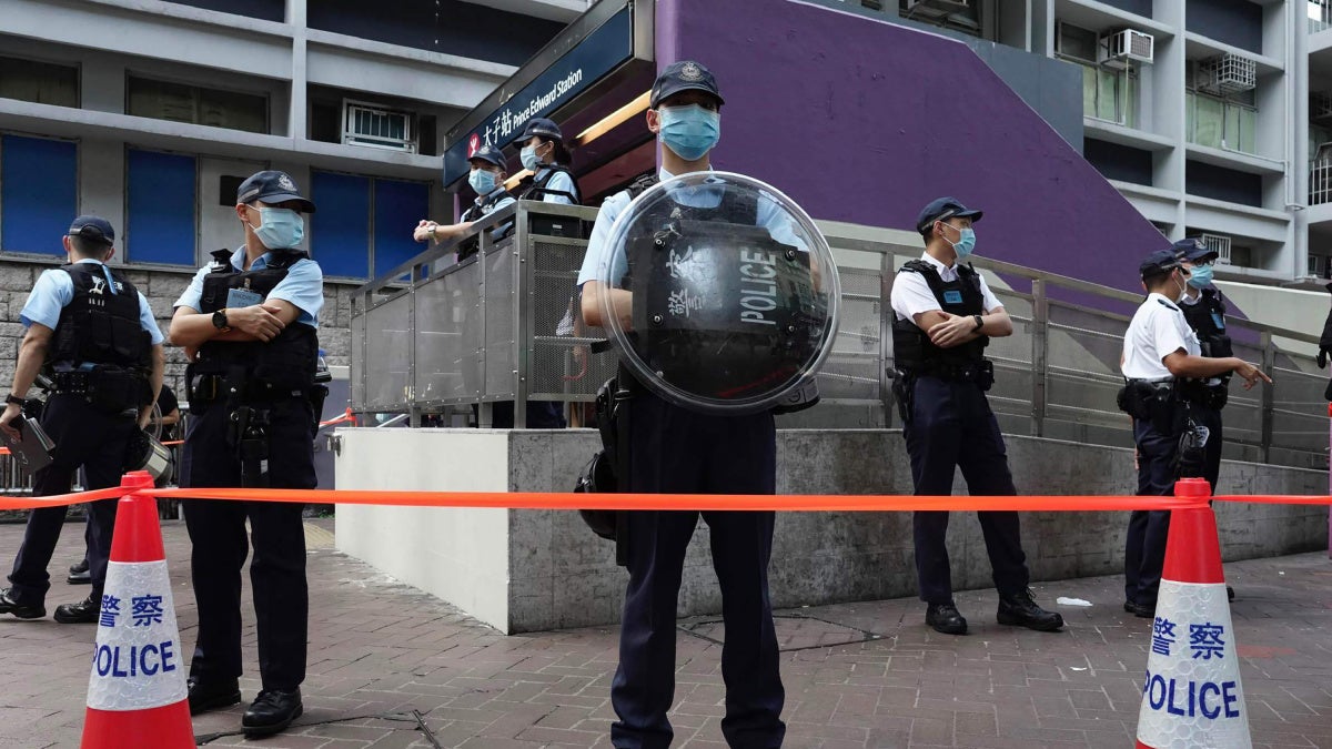 港警以煽动罪拘捕报道太子站悼念的记者，未交代涉嫌行为