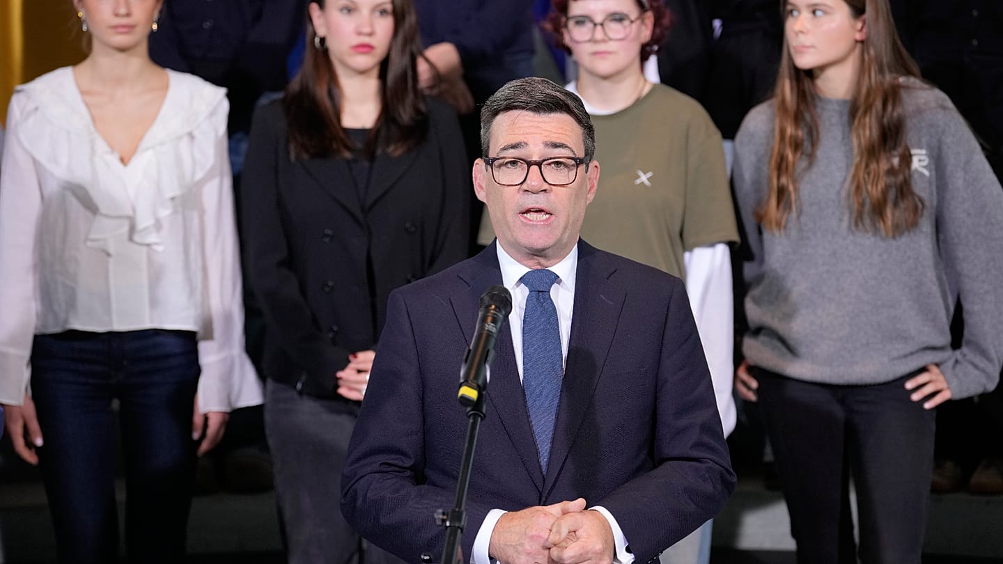 英国首相拟调整英欧关系:承诺公众作主,却未交代如何作主
