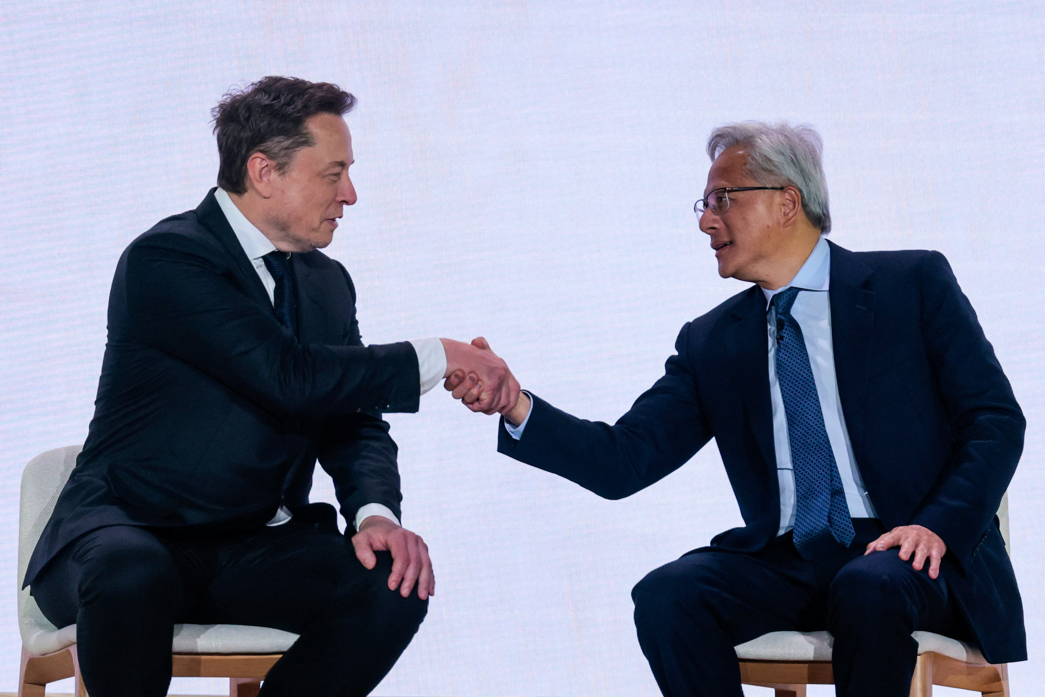 SpaceX拟举债400亿美元押注AI，算力收入能否撑起偿债重担？