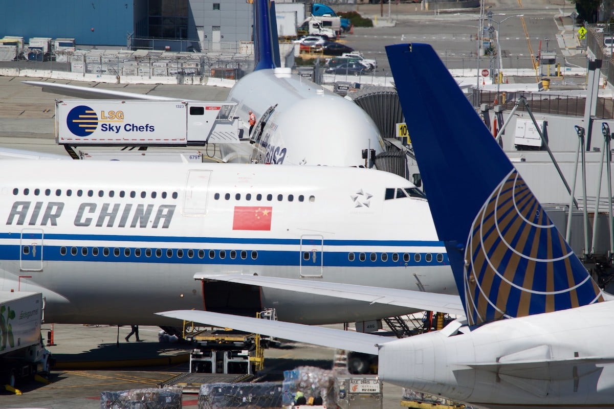 习近平提议增加中美直航，美国航司先说不：俄罗斯领空让竞争不对等
