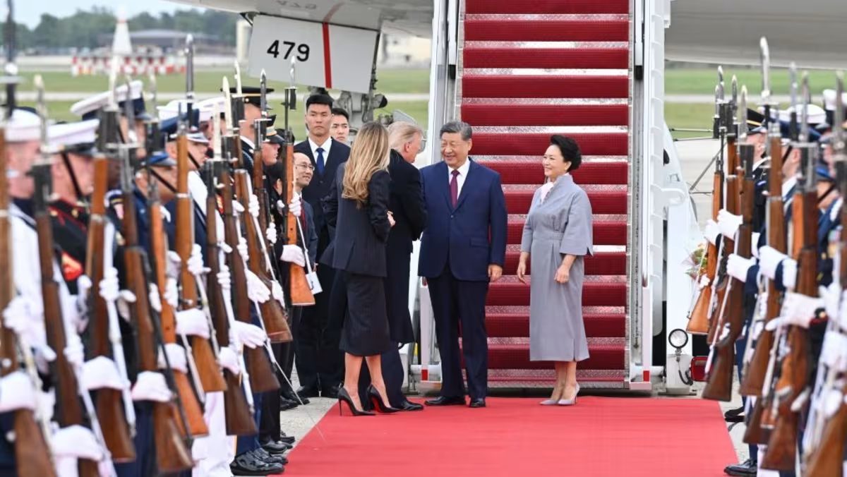 特朗普亲赴机场迎习近平，中美贸易休战延至明年1月仍无长期协议