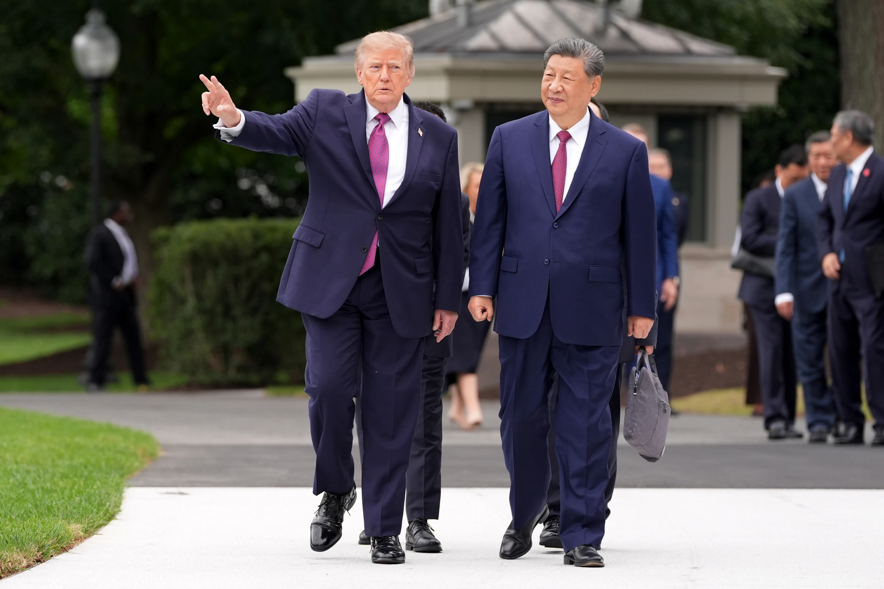 特朗普称与习近平“友谊深厚”，贸易休战为何只延长两个月？