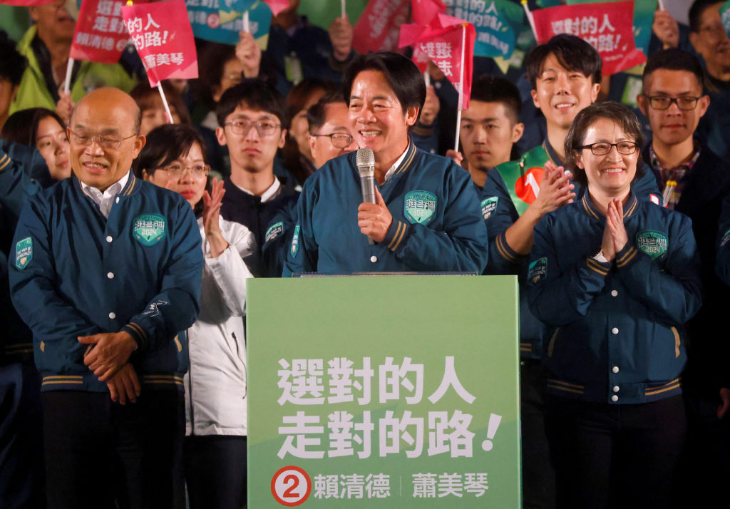 把民主化打成“去中国化”：北京替威权翻案
