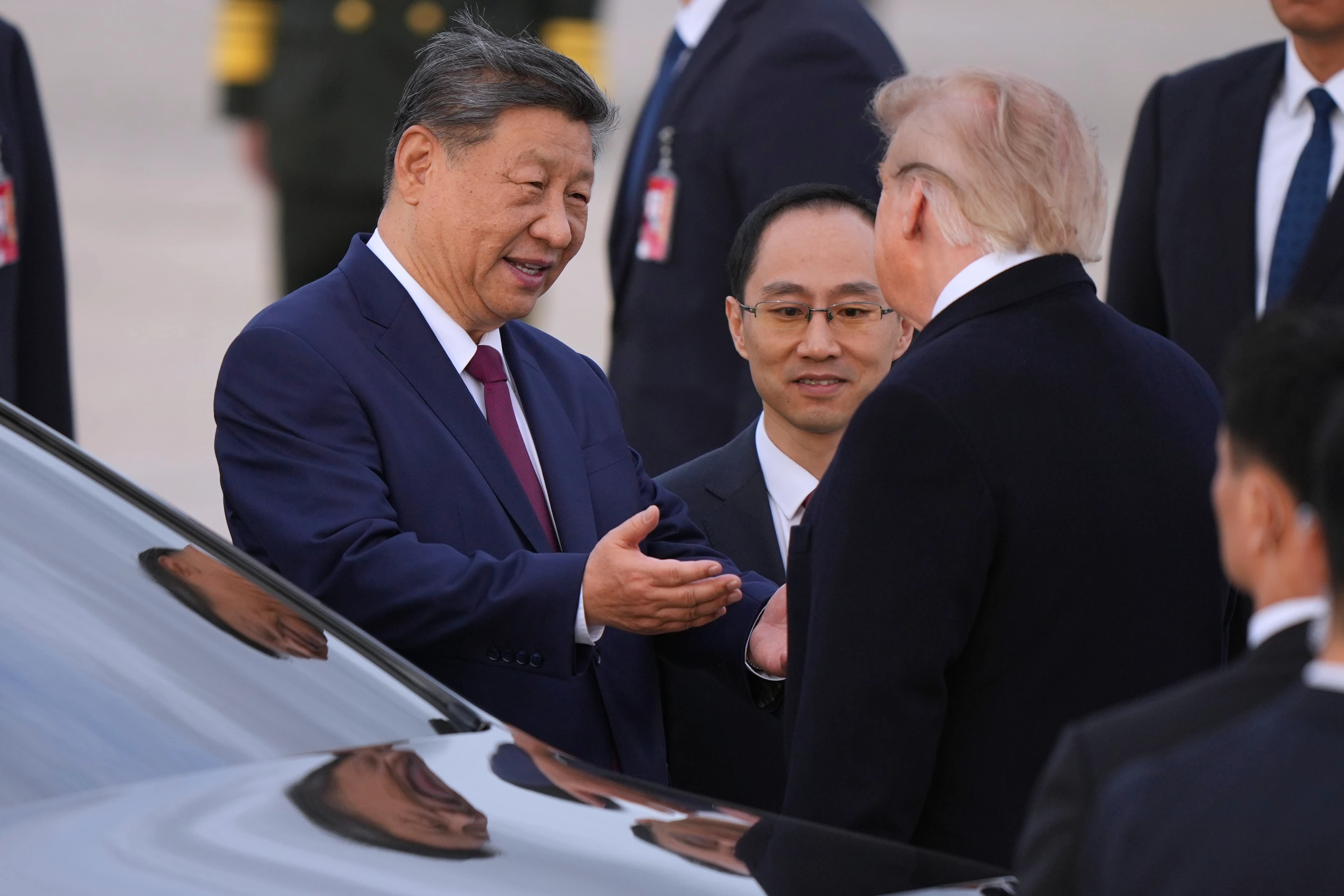 特朗普迎接习近平,国会催办140亿美元对台军售、要求守住对华先进芯片出口限制