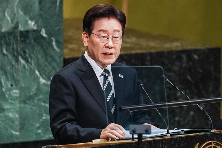 泽连斯基称已将两名朝鲜战俘送往韩国,李在明指乌方违背保密约定:家人仍在朝鲜