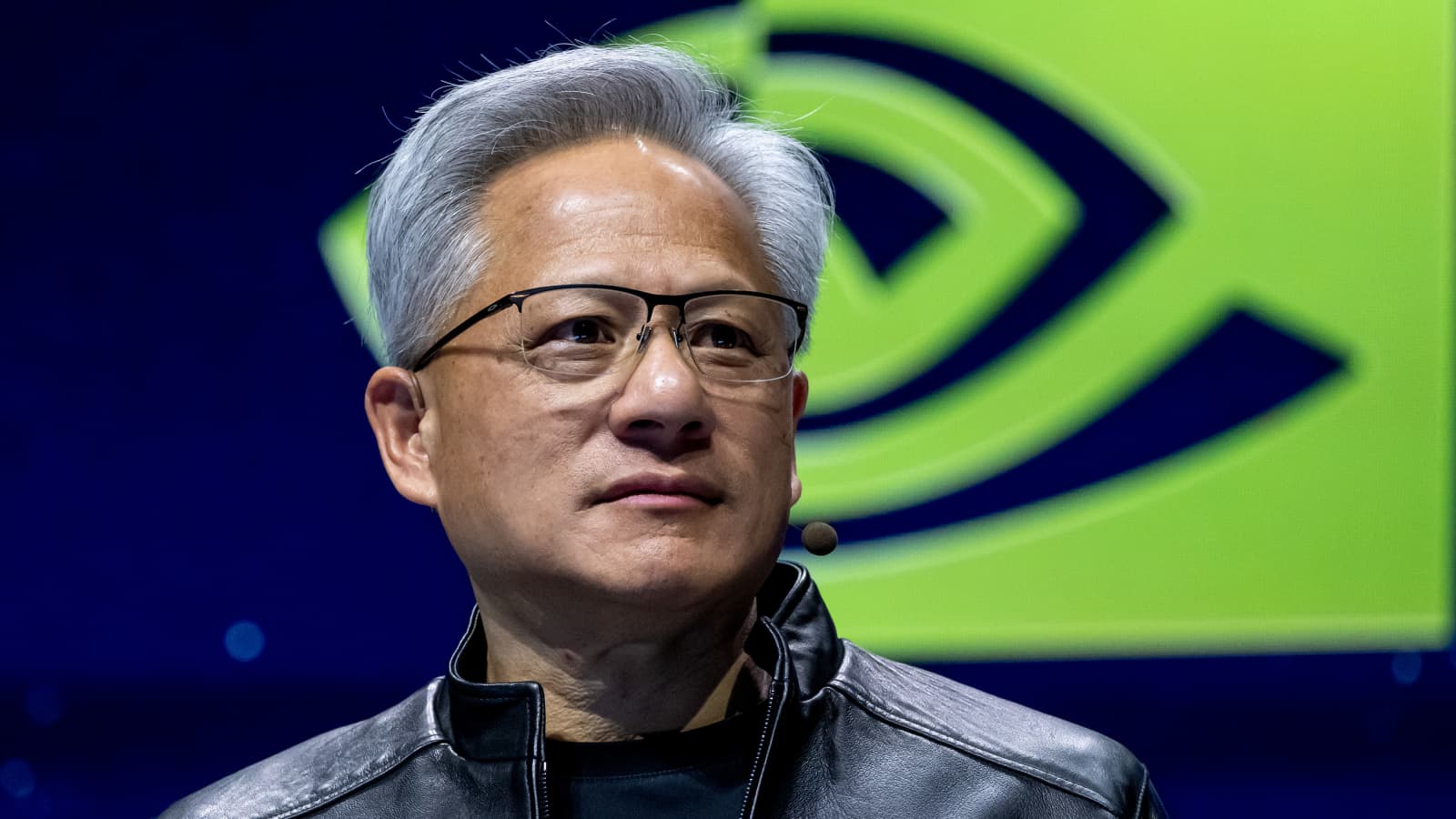 英伟达追加1500亿美元回购授权,还在帮芯片买家融资建数据中心