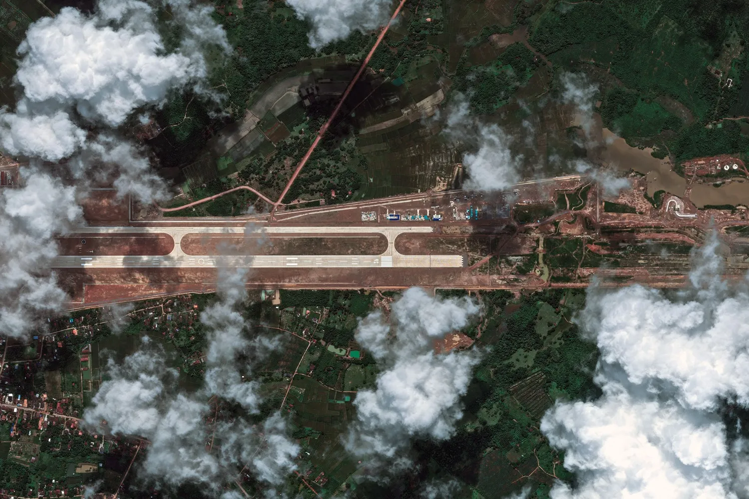中老军事航空训练中心启用，中方驻场及机场使用权限未公开