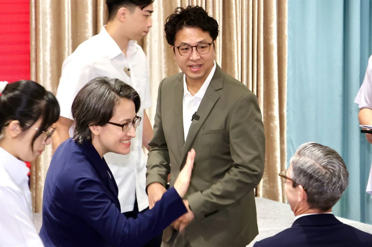 欧洲议会拒绝北京强加一中原则,点名对台跨境镇压
